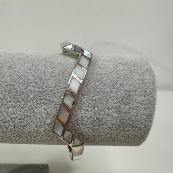 Cuff Bracelet Jewelry - Navajo Flush Mount Mother of Pearl Sterling Silver Cuff Bracelet